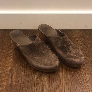 Ugh clogs • brown • size 9